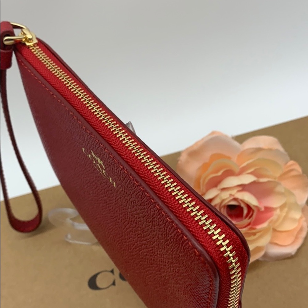 COACH Corner Zip Wristlet True Red/Light Gold - Picture 6 of 8